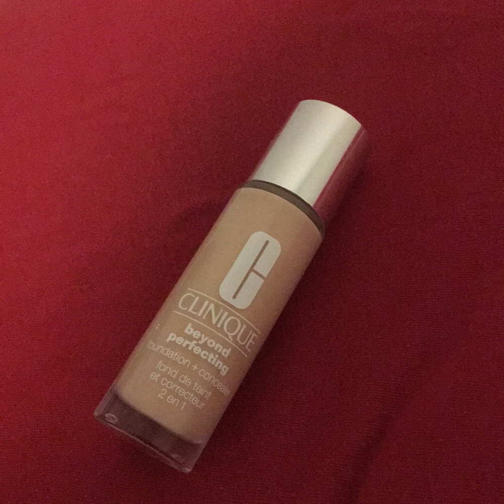 CLINIQUE foundation